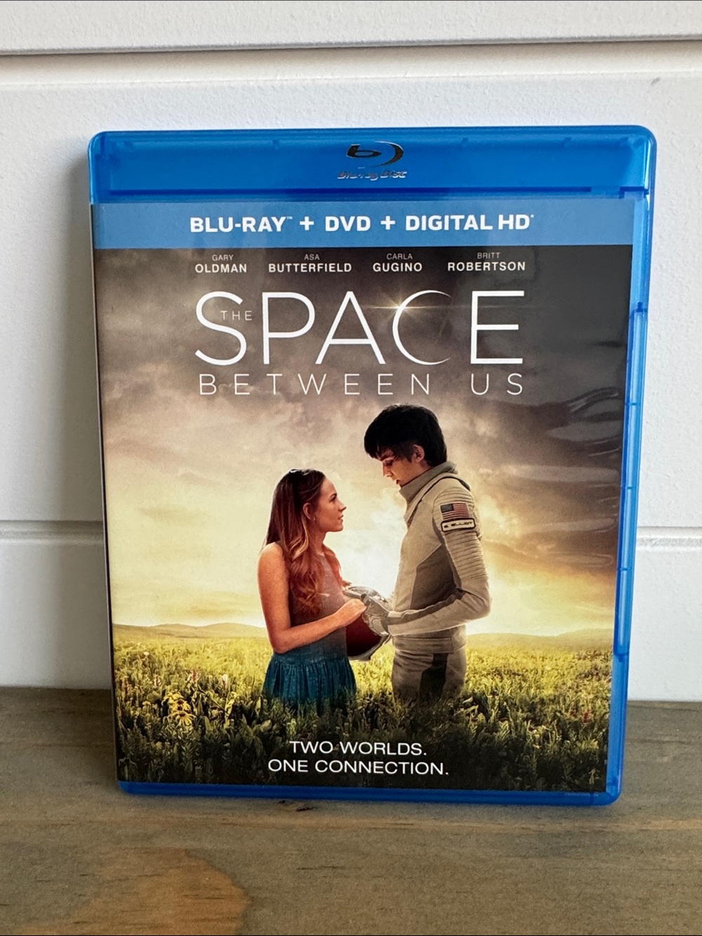 The Space Between Us - Blu-ray & DVD Combo Set
